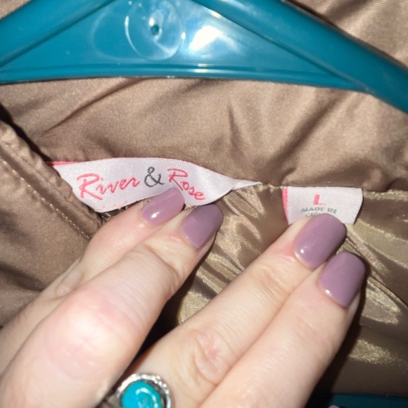 River and Rose Vest NWOT Large - Picture 2 of 2